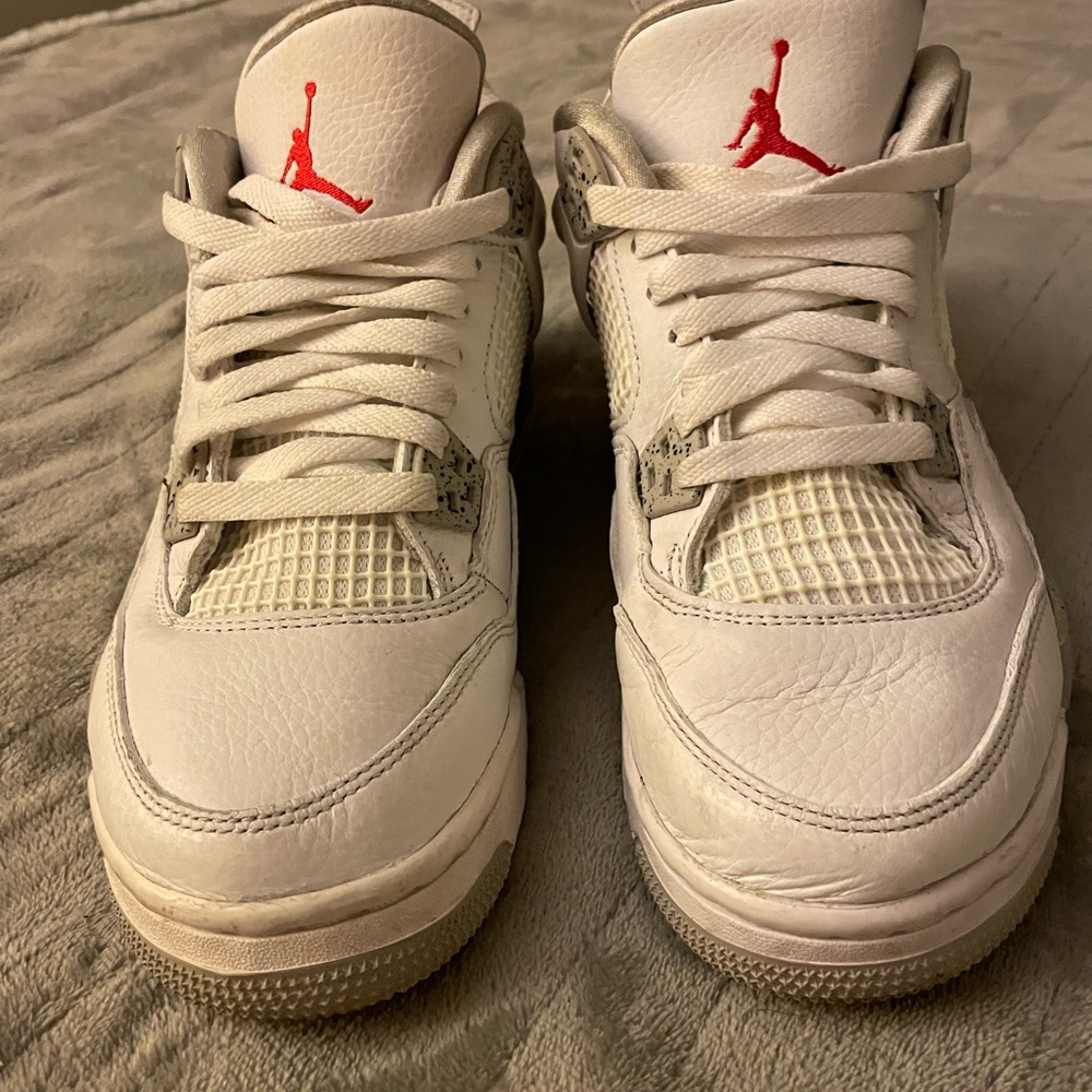 Jordan White and Red Sneakers Air Jordan 4